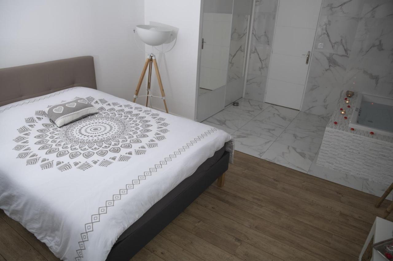 Apartament Triplex 110 M2 Centre Historique Avec Jacuzzi Dinan Zewnętrze zdjęcie